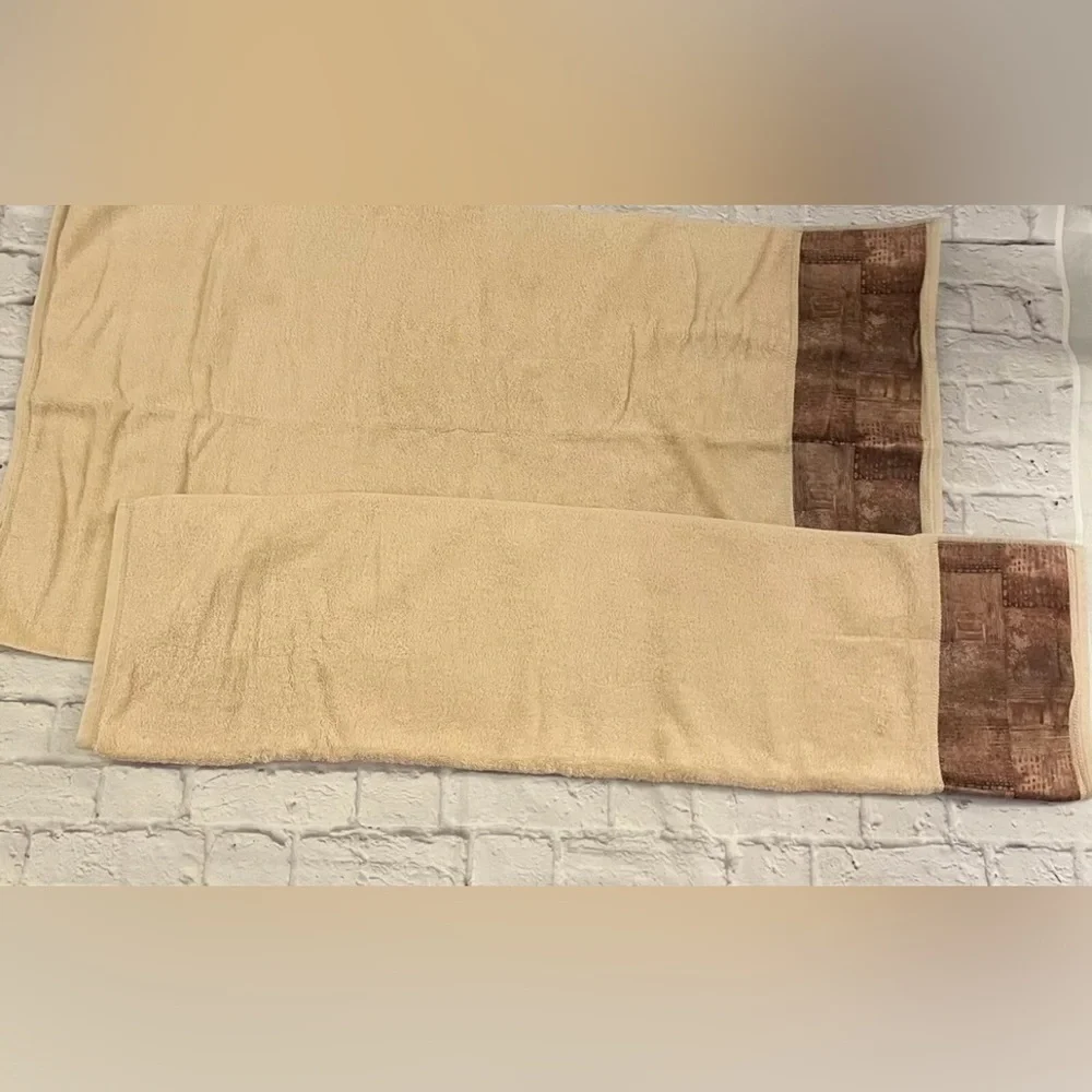 CROSCILL Cream Brocade Gold Decorative Hand Towels 25x 45